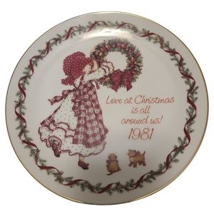 Vintage 1981 Holly Hobby Christmas Plate